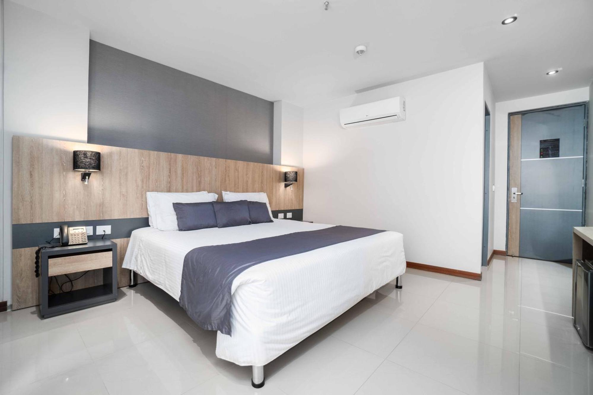 Hotel Plaza Del Lili Кали Экстерьер фото